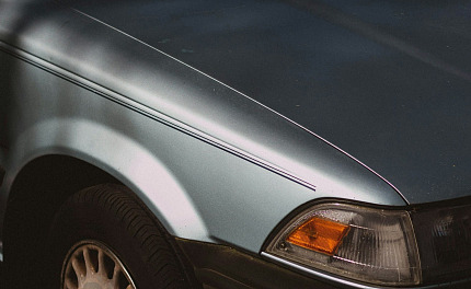 Что делать с мелкими сколами краски на капоте?