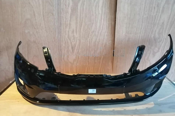 Бампер передний Kia Rio 2011-2015 Россия Phantom Black MZH (Черный / Трещины, сломано крепление) Дисконт 25%